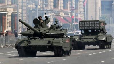 Владимир Путин - Дмитрий Песков - В Кремле заявили, что парад Победы в 2021 году обязательно состоится - 5-tv.ru - Минск - Ашхабад