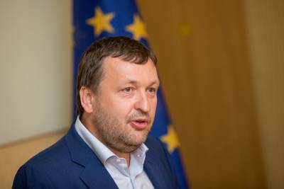 Литовский политик сядет за покерный стол ради благотворительности - 24tv.ua - Литва