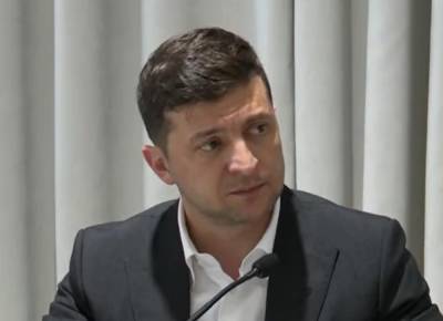 Владимир Зеленский - Петр Порошенко - Тарас Козак - В вопросах цензуры и диктатуры Зеленский переплюнул своего предшественника Петра Порошенко, – французские СМИ - akcenty.com.ua