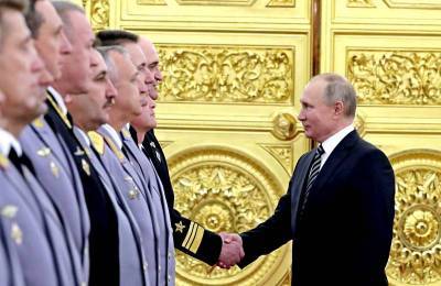 Владимир Путин - Михаил Хазин - Срок – до лета: российский эксперт заявил о готовящемся смещении Путина - topcor.ru