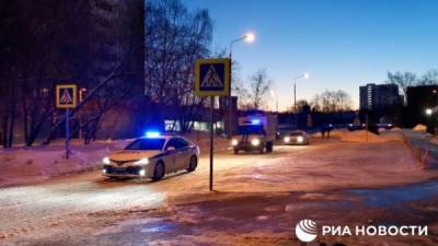 Алексей Навальный - Игнат Артеменко - Автозак приехал в суд, где продолжится рассмотрение дела Навального - newsland.com - Москва