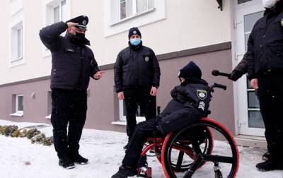 Полицейские выполнили мечту больного мальчика - korrespondent.net - Черновцы