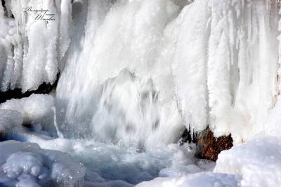 В сеть попали зрелищные фото замерзшего равнинного водопада - news.bigmir.net - Тернопольская обл.
