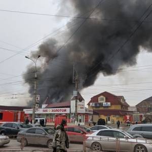В российском Волгограде горит рынок: эвакуированы 150 человек. Фото. Видео - reporter-ua.com - Волгоград