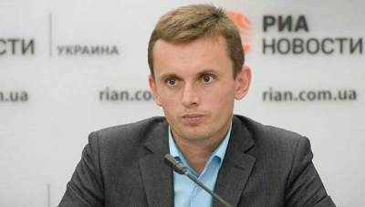 Владимир Зеленский - Руслан Бортник - Эксперт заявил, что Зеленский будет лично отвечать за блокировку каналов - vedomosti-ua.com