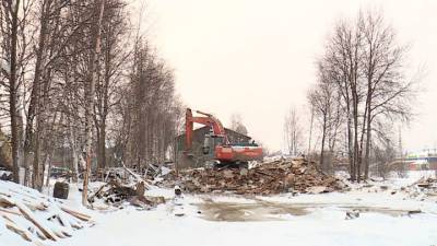 Дмитрий Артюхов - Вести. Ноябрьск избавляют от "авариек": в планах снести 57 домов - vesti.ru - Ноябрьск