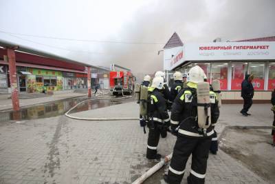 В Волгограде спасатели ликвидировали пожар на Качинском рынке - volg.mk.ru - Волгоград - Волгоградская обл.