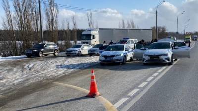 Полиция открыла стрельбу на оживлённой воронежской трассе из-за вооружённого водителя - vestivrn.ru - Воронеж - Воронежская обл.