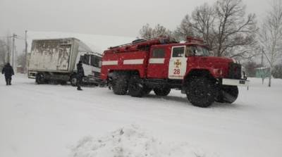 Непогода: ограничение движения еще действует в двух областях - ru.slovoidilo.ua - Луцк - Ивано-Франковская обл. - Харьковская обл. - Николаевская обл. - Волынская обл. - Кировоградская обл. - Черновицкая обл. - Каменец-Подольский