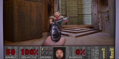 Культовую видеоигру Doom II «запустили» на картонной коробке — видео - nv.ua