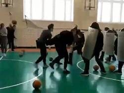 В Нижневартовске Росгвардия устроила школьникам показательный разгон беспорядков - newsland.com - Нижневартовск