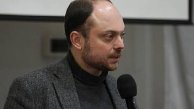 Алексей Навальный - Владимир Кара-Мурза - Владимир Кара-Мурза заявил о слежке. За ним ездит машина ФСБ - svoboda.org - Москва