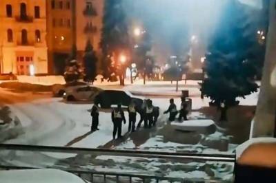 Антон Геращенко - В Киеве подрались нацгвардейцы: в МВД говорят, что те просто играли – видео - 24tv.ua - Киев - Новости