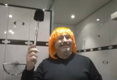 Алексей Навальный - Владелец немецкой виллы, где жил Навальный, снял пародию на российских журналистов - real-vin.com