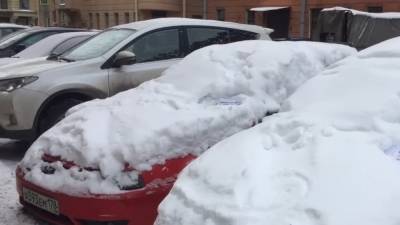 Антон Шапарин - Автолюбителям рассказали, почему не следует оставлять машину под снегом - newinform.com