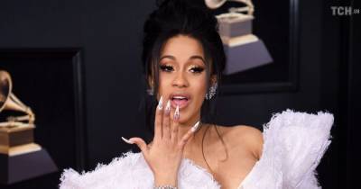 Cardi B в откровенном луке засветила пышные бедра и огромную грудь - tsn.ua - Мексика