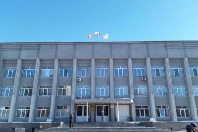 Власти Кировского округа пообещали омичу штрафовать паркующихся на газонах у детсада - omsk.mk.ru - Омск