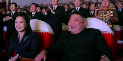 Ким Ченын - Ким Ирсен - Ким Ченир - Ким Чен Ын - Жена Ким Чен Ына впервые с прошлого года появилась на публике — фото - nv.ua - КНДР - Пхеньян