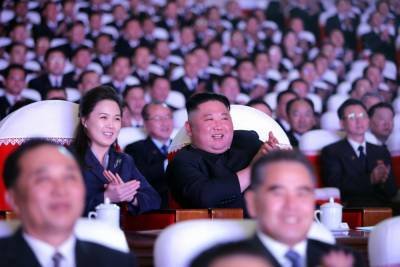 Ким Ченын - Ким Ченир - Ким Чен Ын - Жена Ким Чен Ына впервые за долгое время появилась на публике: фото - 24tv.ua - Южная Корея - КНДР - Пхеньян - Новости