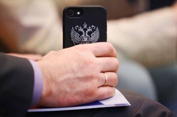 Дональд Трамп - Бессмертные: чиновники высшей категории смогут служить, пока руки носят - vologda-poisk.ru