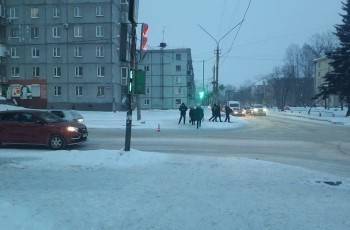 Первоклассника на «зебре» сбила женщина на «Рено» в Череповце. Мальчика увезли в больницу - vologda-poisk.ru - Вологда - Череповец