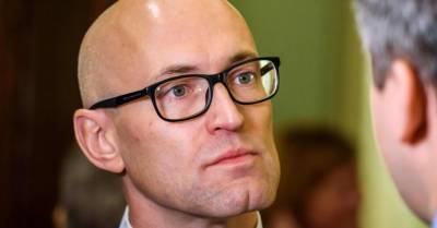 Даниэль Павлютс - Министр здравоохранения стал контактным лицом зараженного Covid-19 - rus.delfi.lv - Латвия