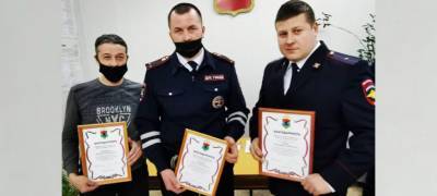 Василий Пономарев - Два полицейских и таксист в Карелии получили благодарственные письма за спасение девушки, прыгнувшей с моста в ледяную воду - stolicaonego.ru - Беломорск - республика Карелия
