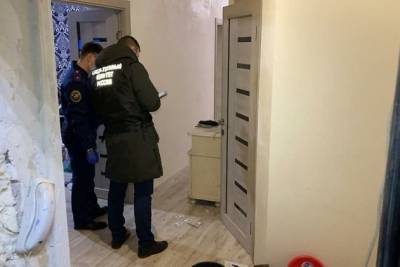 Читинец после ссоры выстрелил в дверь соседей — погибла 9-летняя девочка - chita.ru - Чита