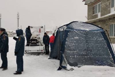 Спасатели опубликовали фотографии из Апшеронского района, где несколько посёлков оказались в снежном плену - kuban.mk.ru - Краснодарский край - Кубань - район Апшеронский