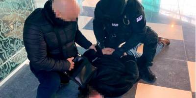 В Харькове задержали адвокатов, предлагавших трудоустройство в ГБР за $15 тысяч - nv.ua - Харьков
