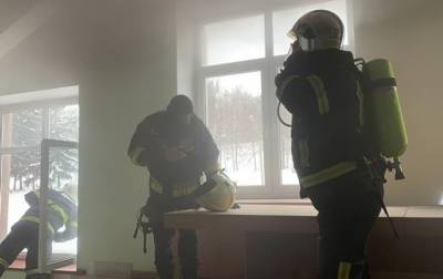 В Ровно горело здание ОГА - korrespondent.net - Ровно - Гсчс
