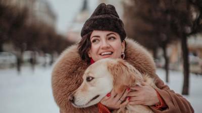 Ольга Цибульская - Оля Цибульская - Оля Цибульская сфотографировалась с собакой во Львове: атмосферные кадры - 24tv.ua - Львов