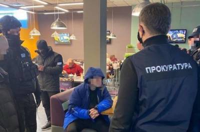 В Харькове задержали адвокатов, продававших «должность» в ГБР - from-ua.com - Харьков