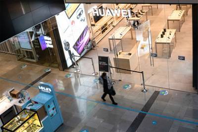 Раскрыты будущие смартфоны Huawei - lenta.ru
