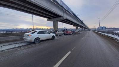 Ford Focus - В Воронеже на Северном мосту столкнулись 4 автомобиля - vestivrn.ru - Воронеж - Луганск