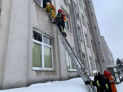 В Ривном произошел пожар в здании ОГА - for-ua.com
