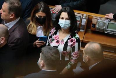 Сергей Борзов - Нардеп Ирина Борзова даст интервью журналистке, которая приписала ей блузку Dolce&Gabbana - коллеги отговаривают - kp.ua