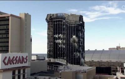 Дональд Трамп - В США взорвали здание Trump Plaza (ВИДЕО) - lenta.ua - США