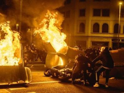 Пабло Асель - В Испании протестуют против задержания рэпера: ранены 55 человек - unn.com.ua - Киев - Испания - Мадрид
