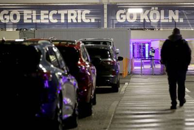 Ford откажется от продаж машин на бензине - lenta.ru