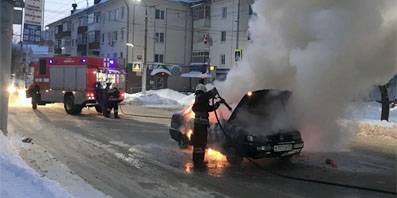 В Орле загорелась иномарка Volkswagen - vechor.ru - Украина - Орловская обл.