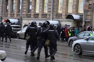 Алексей Навальный - «Медиазона»: в Петербурге за нападение на силовика 31 января задержан еще один человек - znak.com - Санкт-Петербург