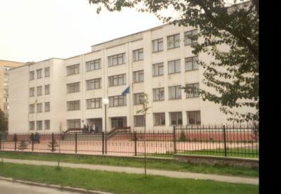 В Киевской области отстранили директора лицея, ученица которого скончалась после передозировки таблетками - gordonua.com - Киевская обл.