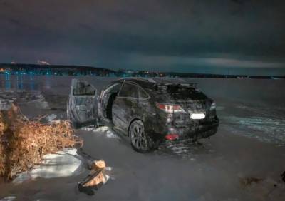 Как провалившийся под лед Lexus подняли со дна воронежского водохранилища показали на фото - gorcom36.ru - Воронеж