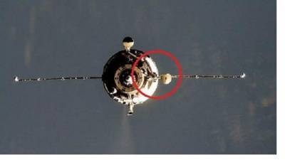 NASA опубликовало снимок корабля "Прогресс" с помятой антенной - piter.tv - США