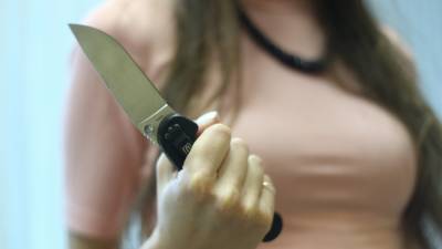 Женщина зарезала настойчивого ухажера во время пьянки под Саратовом - polit.info - Саратовская обл. - Саратов
