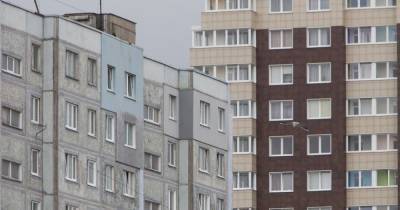 В Калининграде на ул. Толстикова мужчина выпал из окна высотки и погиб - klops.ru - Калининград