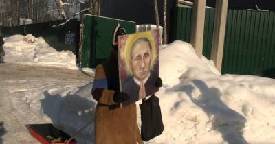 Сергей Смирнов - К художнице, которая провела акцию с иконой Путина, пришли полицейские - readovka.ru - Москва