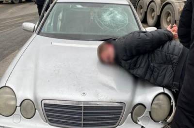 На Одесщине копы попали под колеса автомобиля во время задержания иностранца - from-ua.com - Одесская обл.