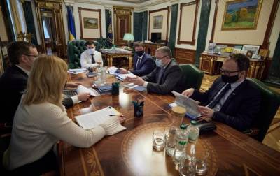 Владимир Зеленский - Зеленский назвал суды большой проблемой украинцев - korrespondent.net